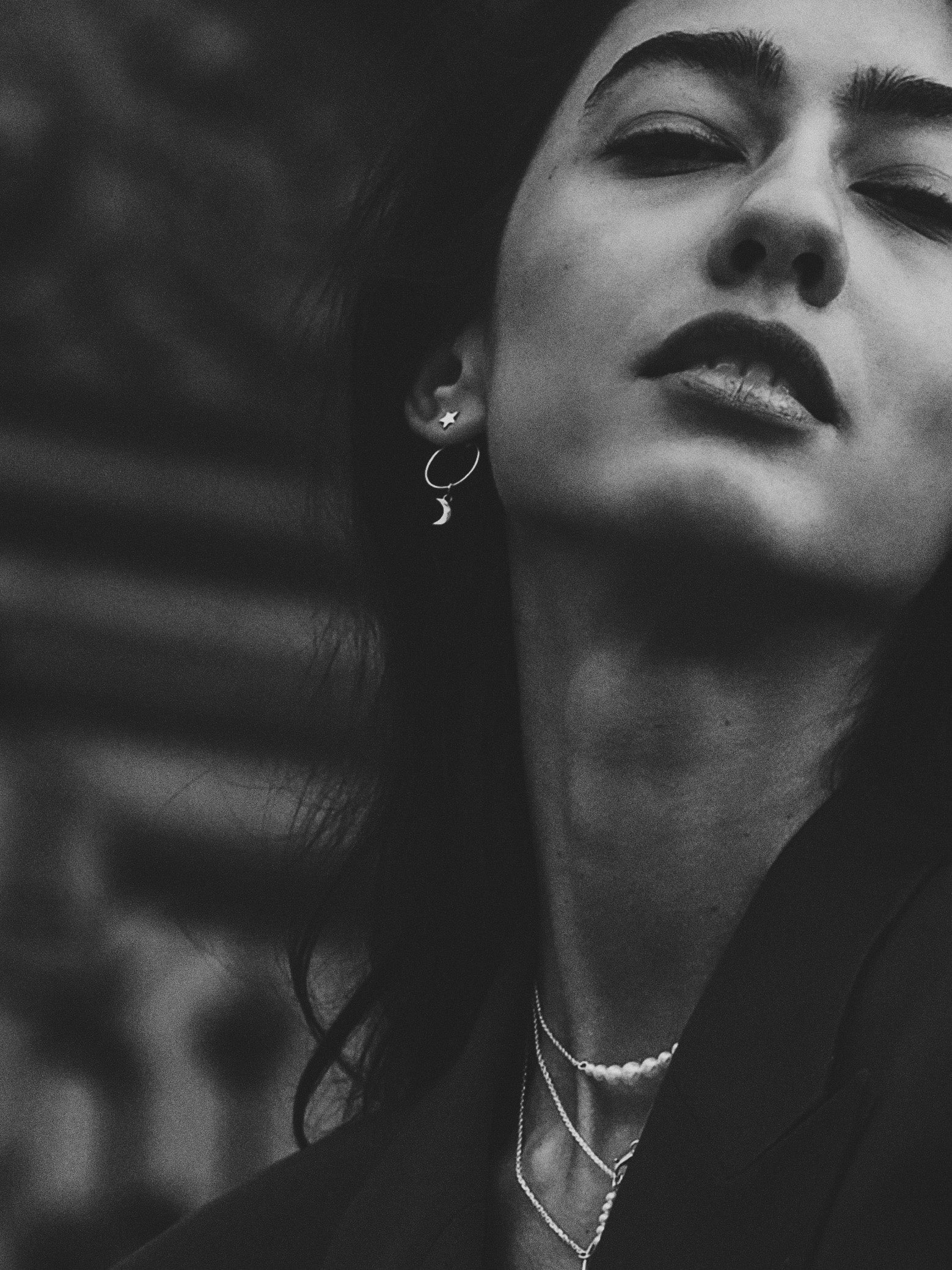 OoNoir Silver Ear Object